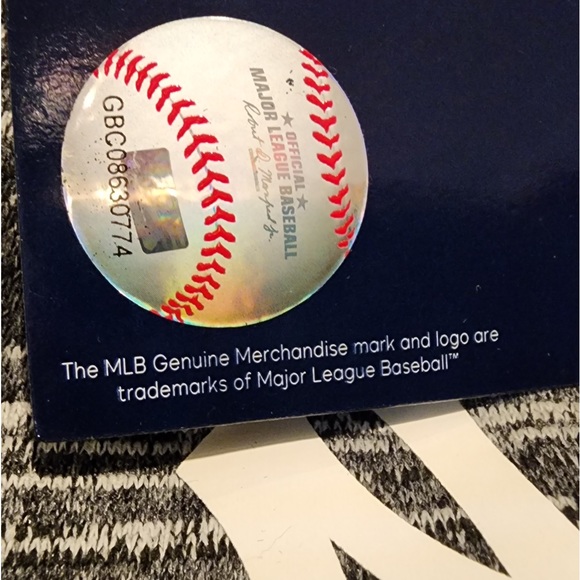 NY Yankees Official MLB Fanatics Branded by Majestic Primary Logo 1/4 Zip Jkt - Picture 5 of 7